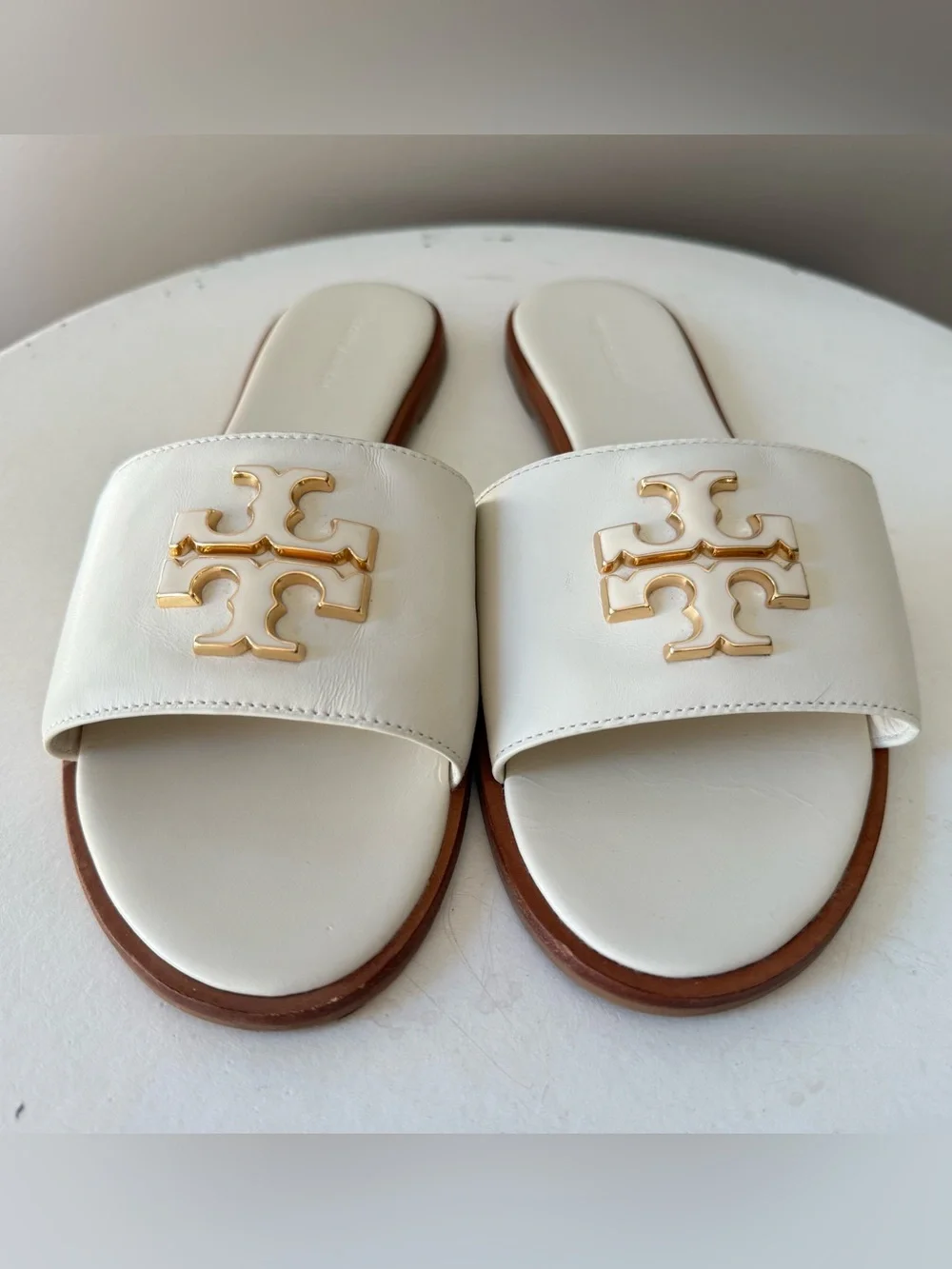 Tory Burch Everly Ivory Leather Gold Double T Slide Sandals Size 10